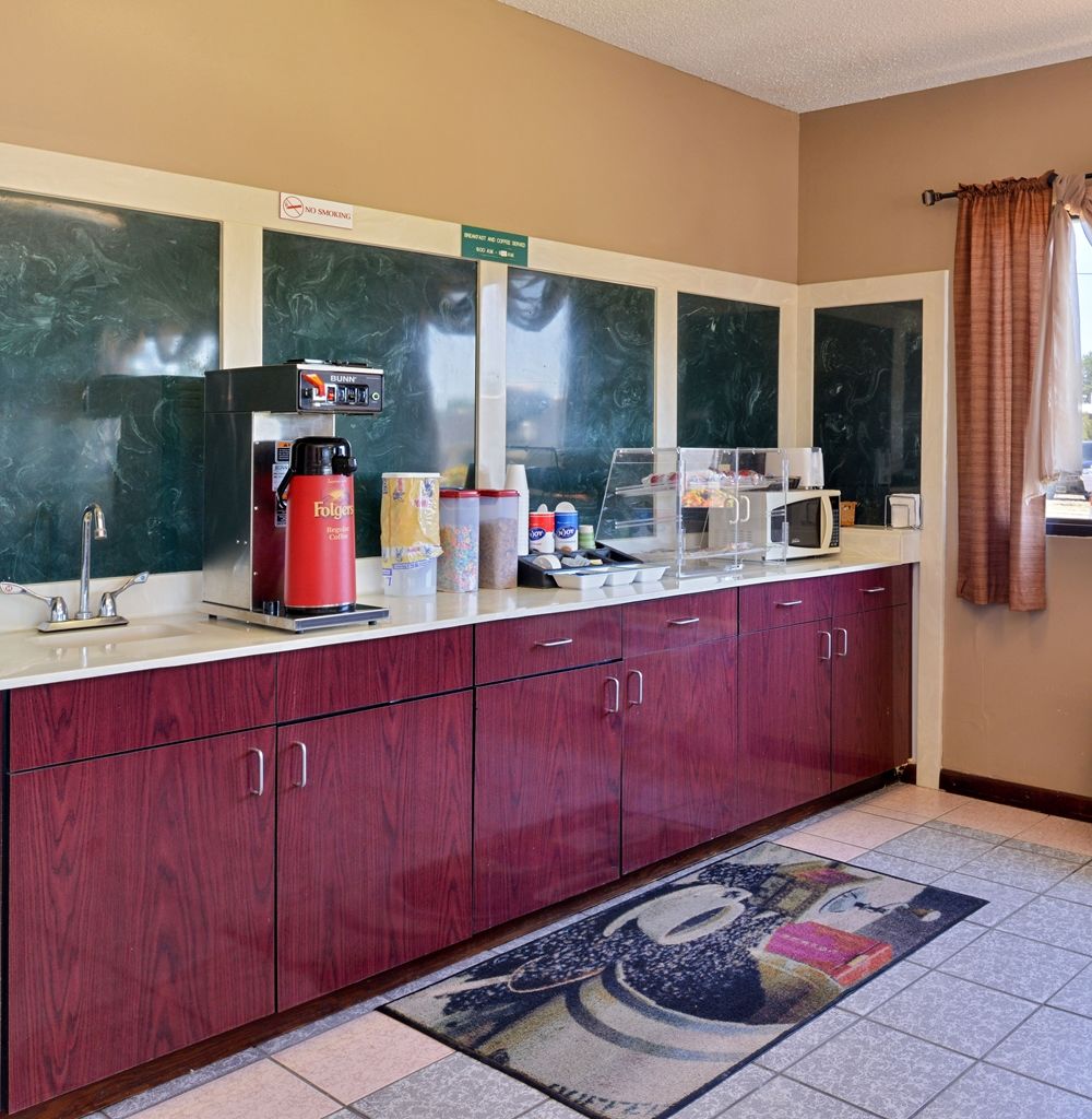 Americas Best Value Inn Byram Restoran gambar